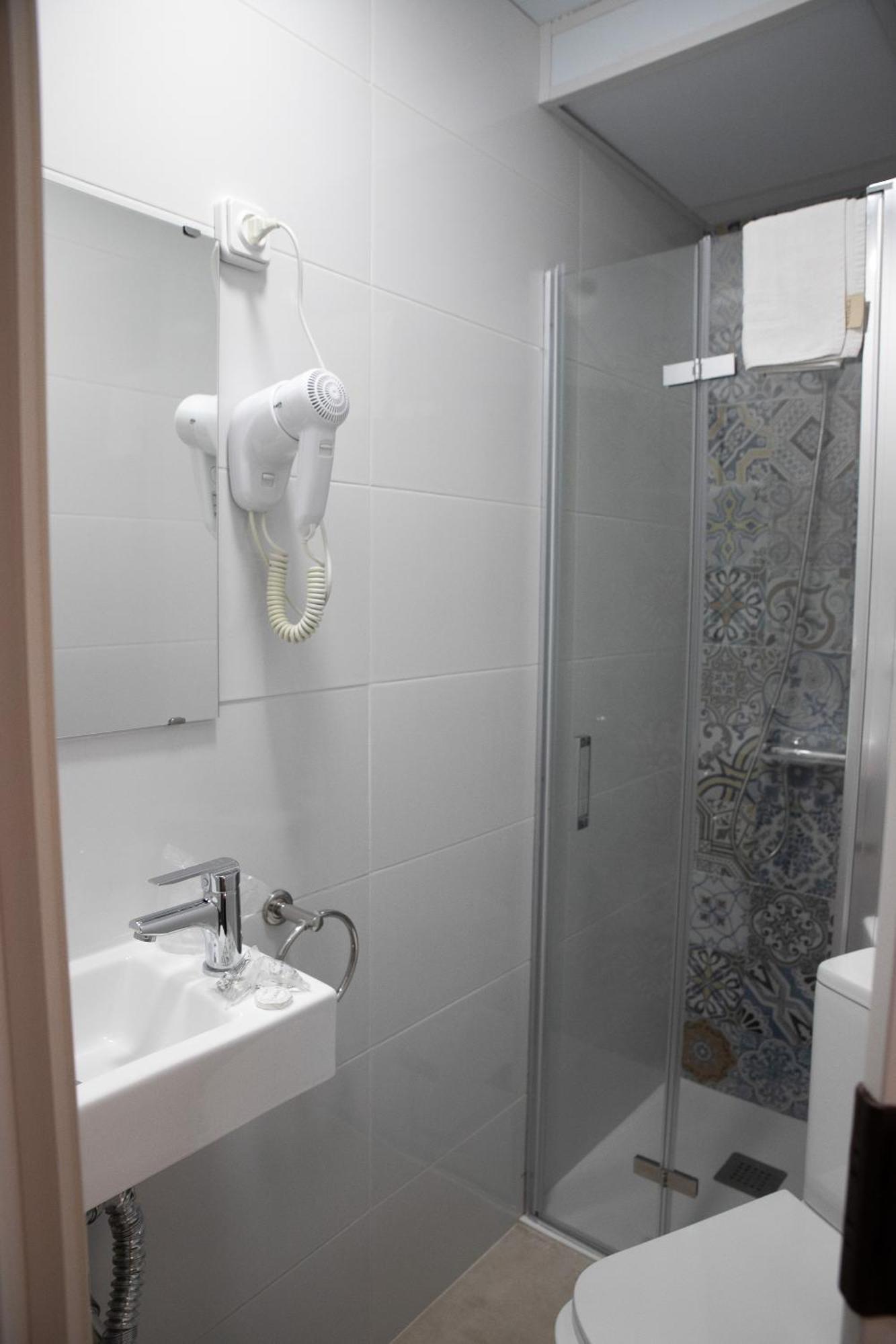 Single Room Private Bathroom