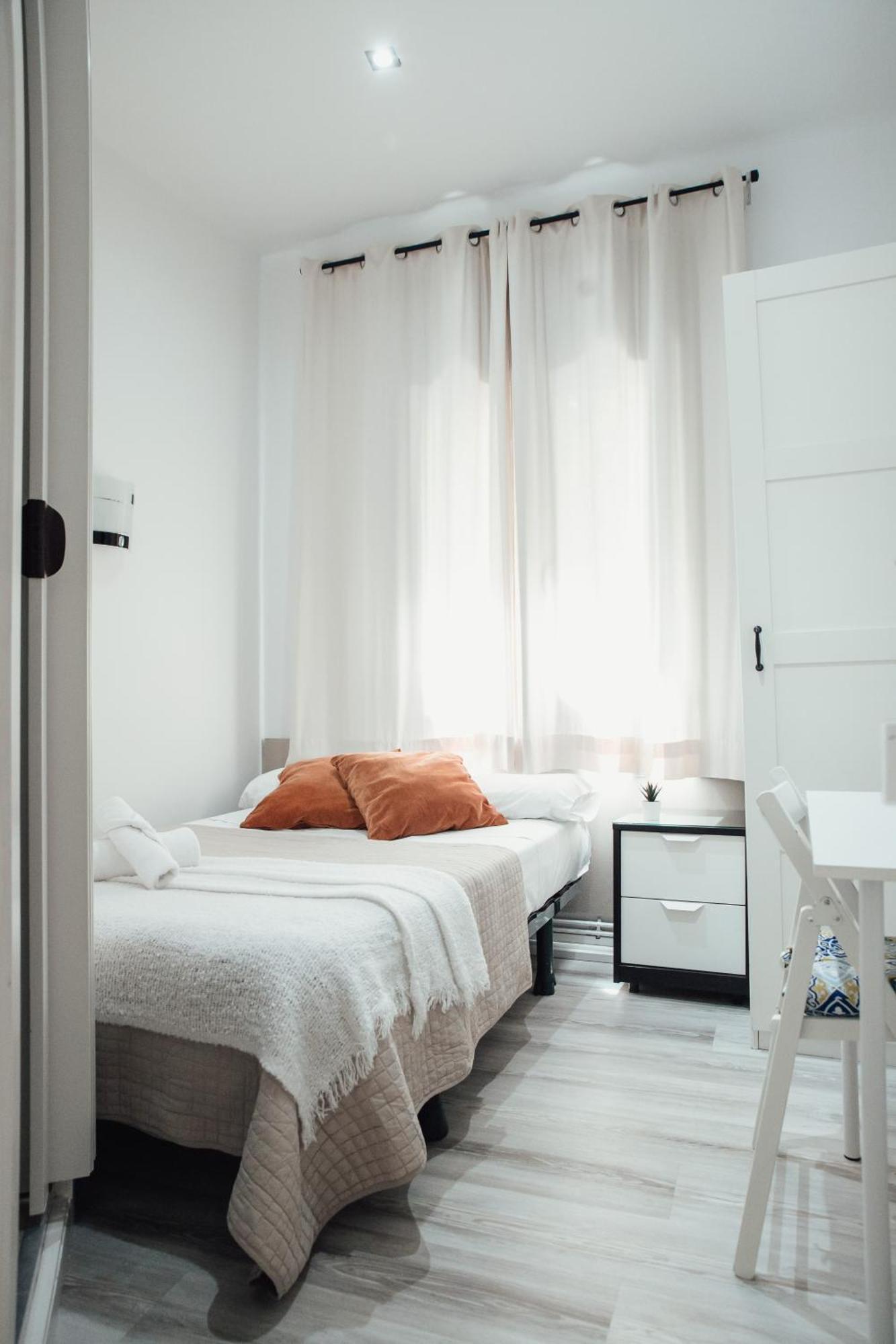 Single Room Private Bathroom