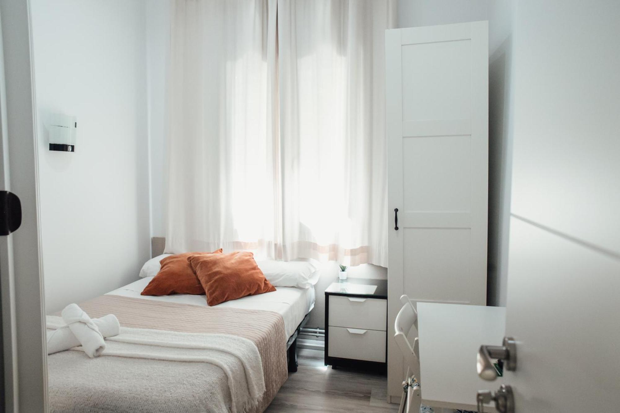 Single Room Private Bathroom